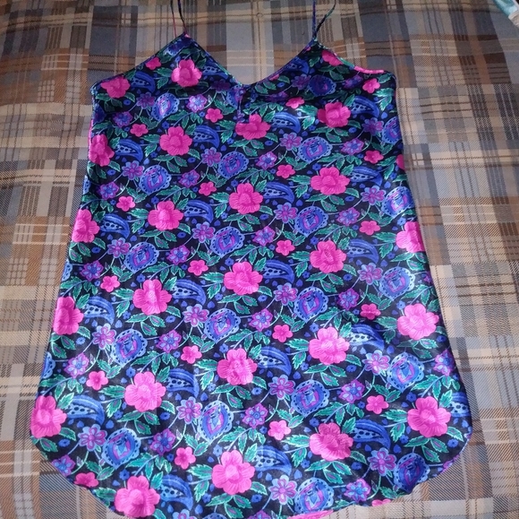 💐Floral nightie-(see entire post) - Picture 3 of 9